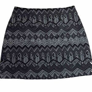 ATHLETA Skirt Womens Monarch Geo Printed Tech Black 929793 Hiking Outdoors Small